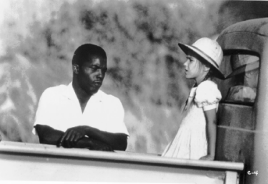 Isaach De Bankole (l) and Cecil Ducasse (r) in Chocolat